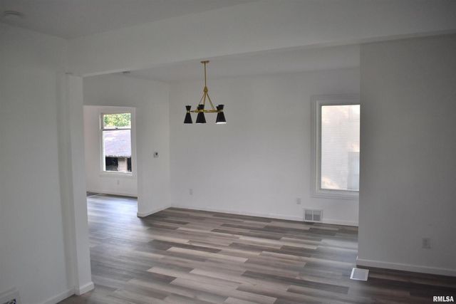 926 43RD Street, Rock Island, IL 61201