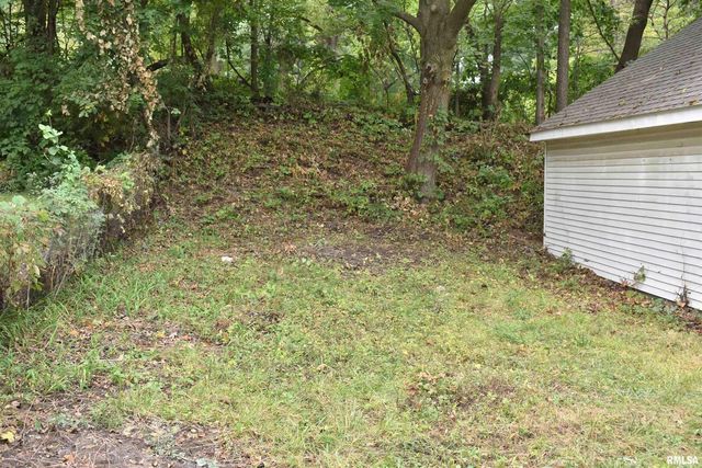 926 43RD Street, Rock Island, IL 61201