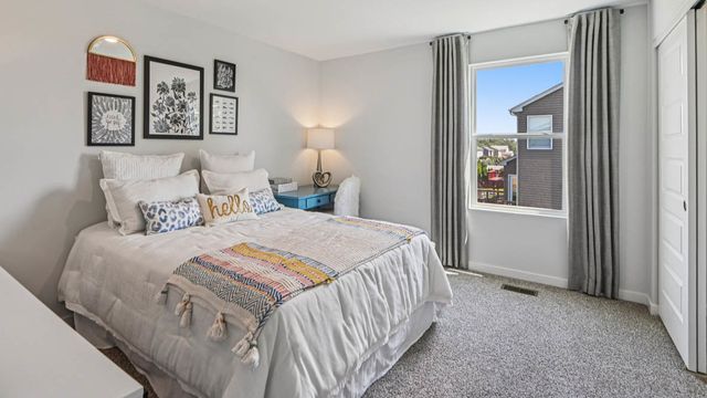 1830 Canyon Creek Drive, Aurora, IL 60503