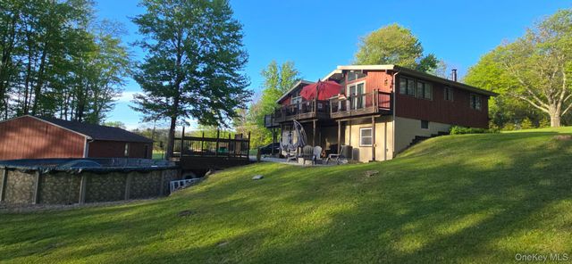 375 Eatontown Road, Port Jervis, NY 12771