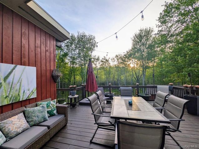 375 Eatontown Road, Port Jervis, NY 12771