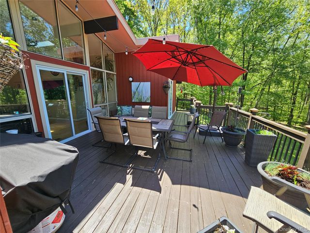 375 Eatontown Road, Port Jervis, NY 12771