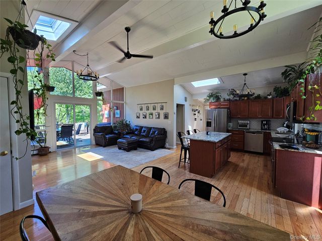 375 Eatontown Road, Port Jervis, NY 12771