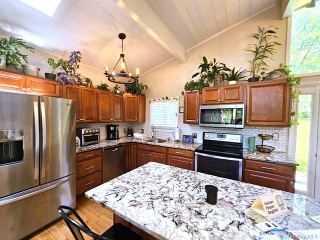 375 Eatontown Road, Port Jervis, NY 12771
