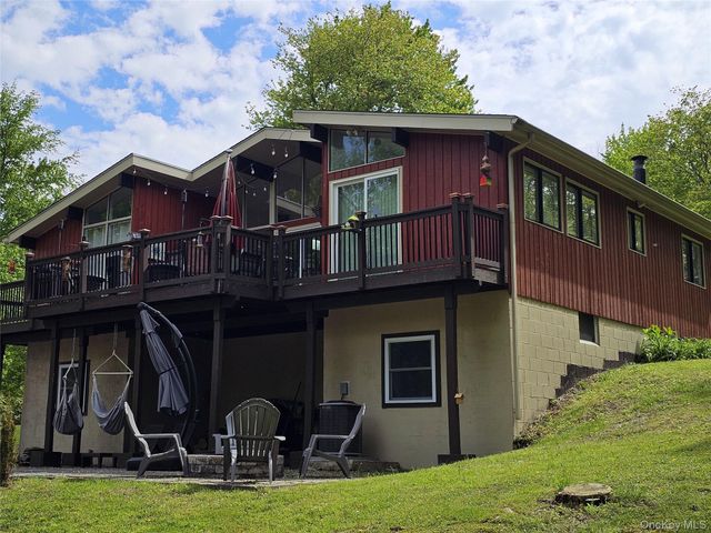 375 Eatontown Road, Port Jervis, NY 12771