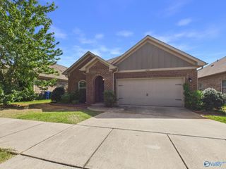 8207 NW Stone Mill Drive NW 8207, Huntsville, AL 35806