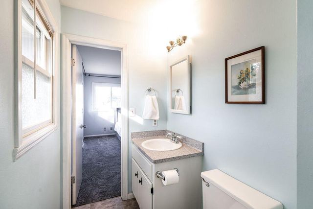 8149 S White Oak DRIVE, Oak Creek, WI 53154