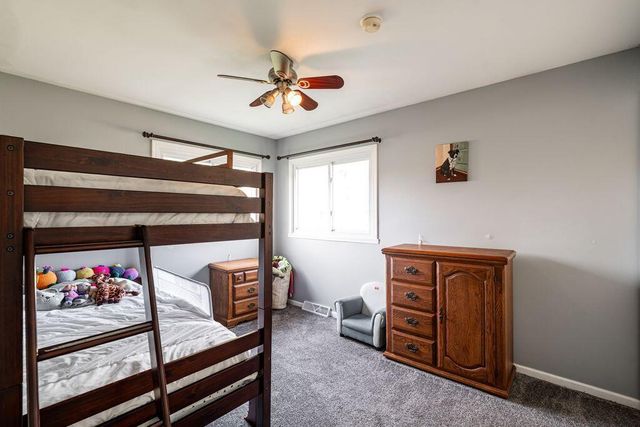 8149 S White Oak DRIVE, Oak Creek, WI 53154