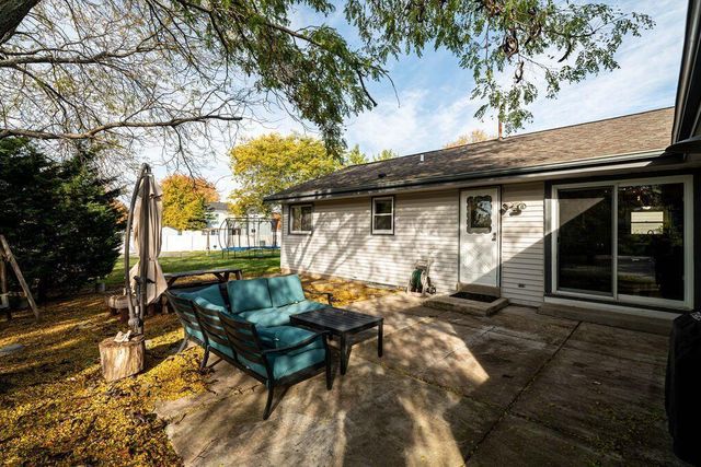 8149 S White Oak DRIVE, Oak Creek, WI 53154