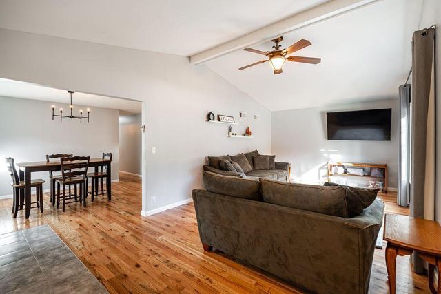 8149 S White Oak DRIVE, Oak Creek, WI 53154