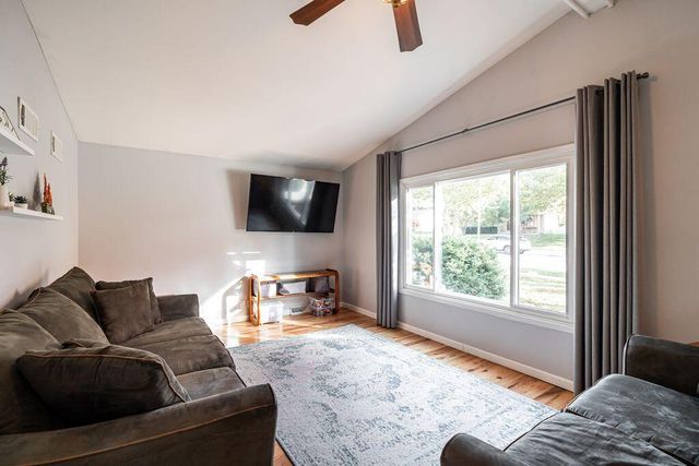 8149 S White Oak DRIVE, Oak Creek, WI 53154