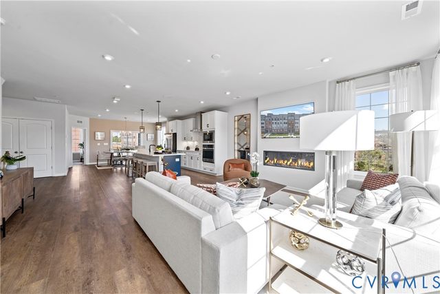 231 Brattice Dr, Midlothian, VA 23114