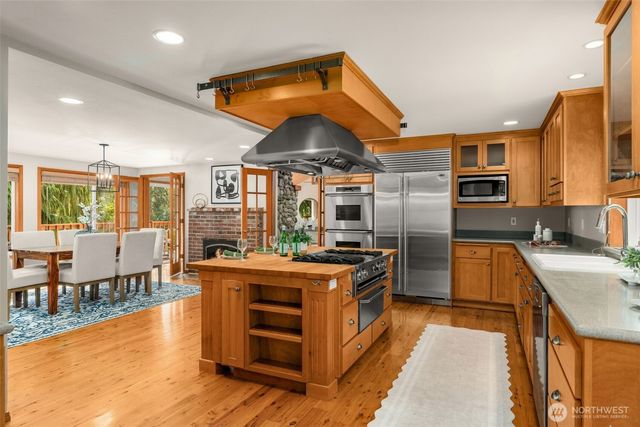 6183 NE 187th Place, Kenmore, WA 98028