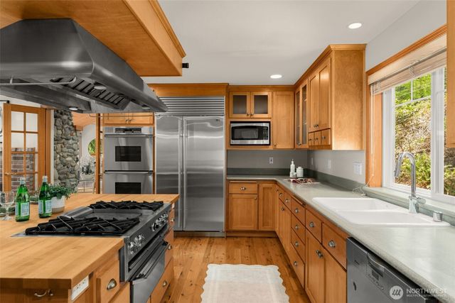 6183 NE 187th Place, Kenmore, WA 98028