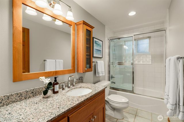 6183 NE 187th Place, Kenmore, WA 98028