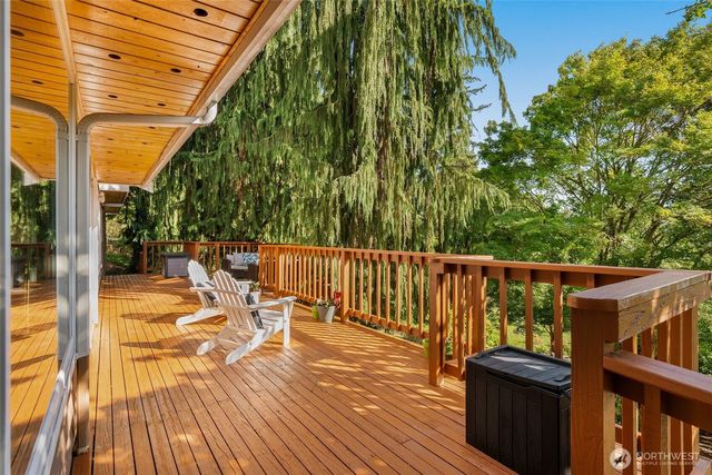 6183 NE 187th Place, Kenmore, WA 98028