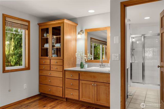 6183 NE 187th Place, Kenmore, WA 98028