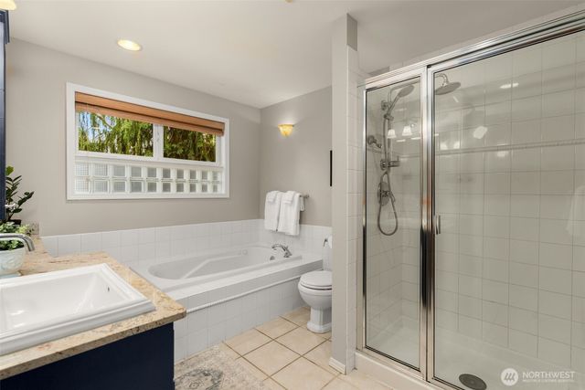 6183 NE 187th Place, Kenmore, WA 98028