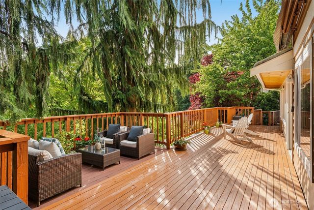 6183 NE 187th Place, Kenmore, WA 98028
