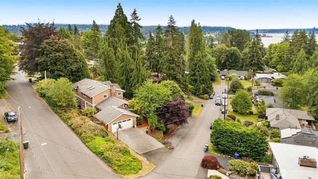 6183 NE 187th Place, Kenmore, WA 98028