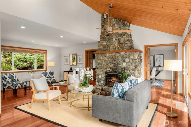 6183 NE 187th Place, Kenmore, WA 98028