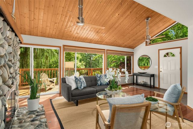 6183 NE 187th Place, Kenmore, WA 98028