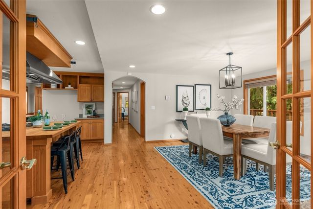 6183 NE 187th Place, Kenmore, WA 98028