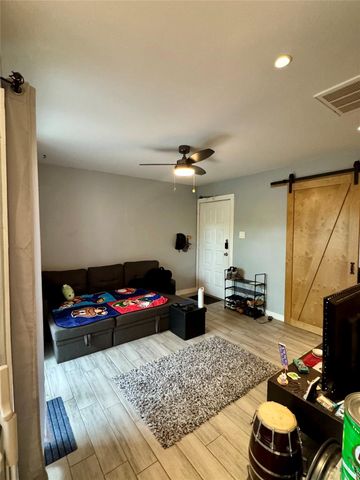 1840 Burton DR 198, Austin, TX 78741
