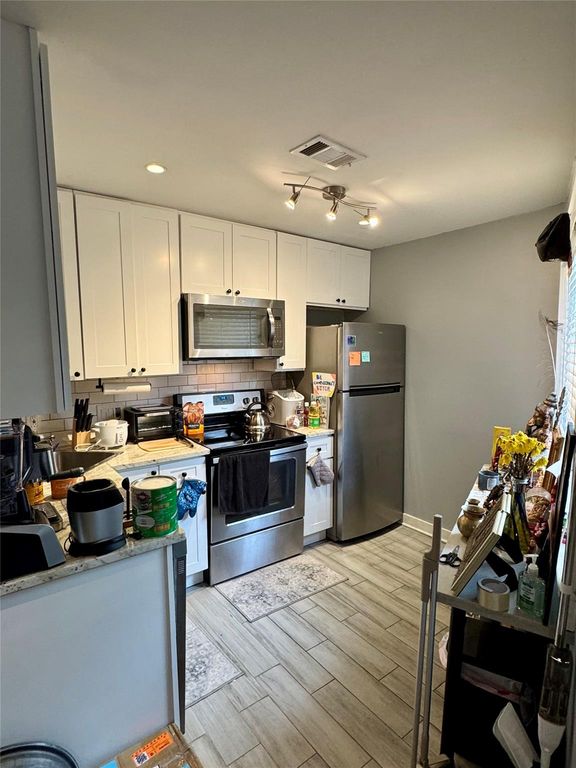 1840 Burton DR 198, Austin, TX 78741