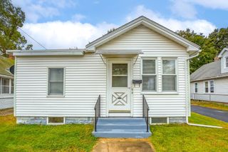 94 Duryea Street, Springfield, MA 01104