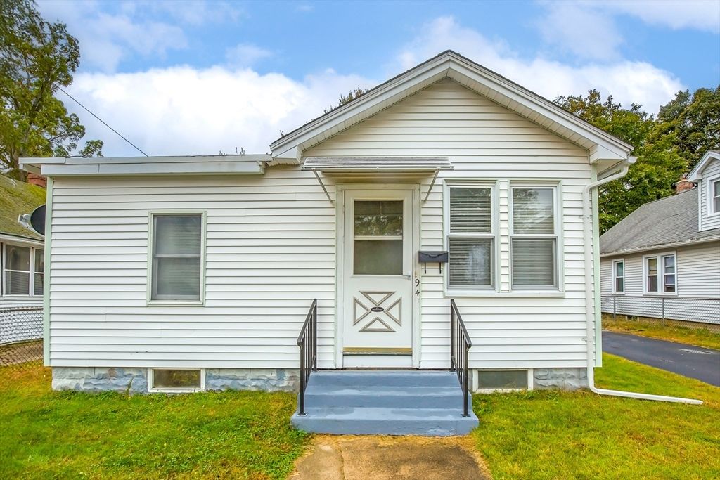 94 Duryea Street, Springfield, MA 01104