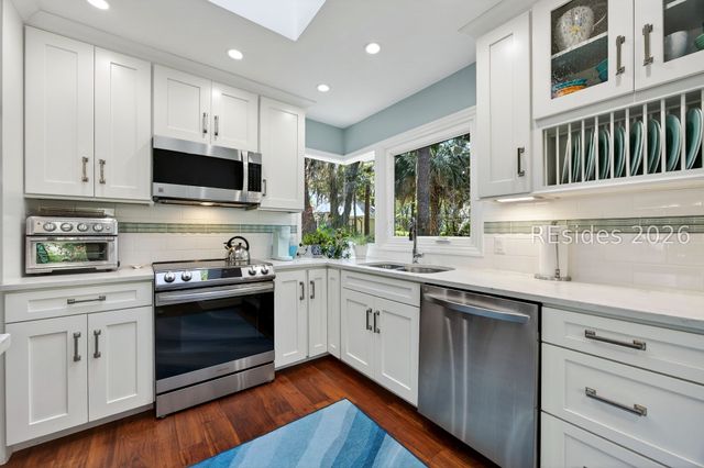 4 Quincy Ln, Hilton Head Island, SC 29928