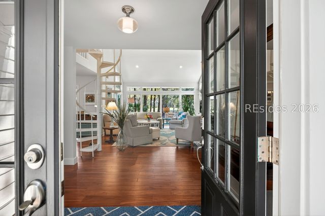 4 Quincy Ln, Hilton Head Island, SC 29928