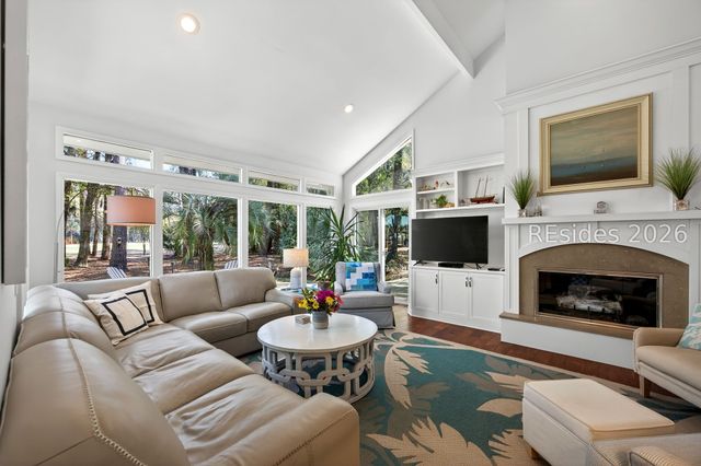 4 Quincy Ln, Hilton Head Island, SC 29928