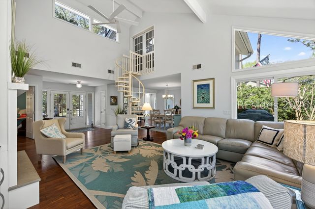 4 Quincy Ln, Hilton Head Island, SC 29928