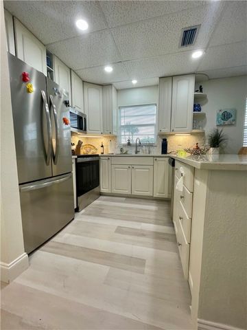 49 Woodland Drive 107, Vero Beach, FL 32962