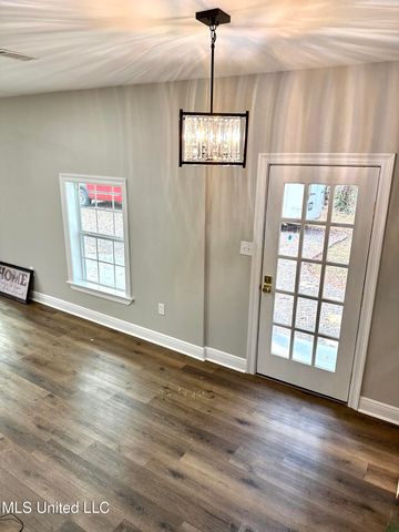 1024 Walnut Street, Ocean Springs, MS 39564