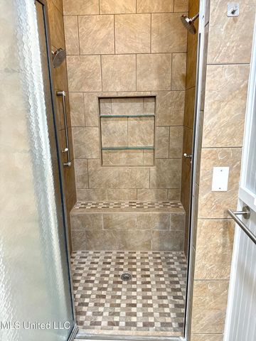 1024 Walnut Street, Ocean Springs, MS 39564