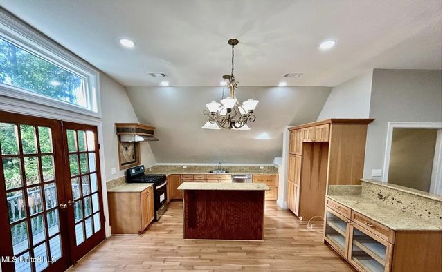 1024 Walnut Street, Ocean Springs, MS 39564