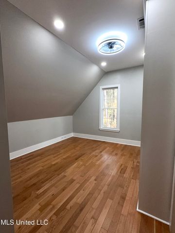 1024 Walnut Street, Ocean Springs, MS 39564