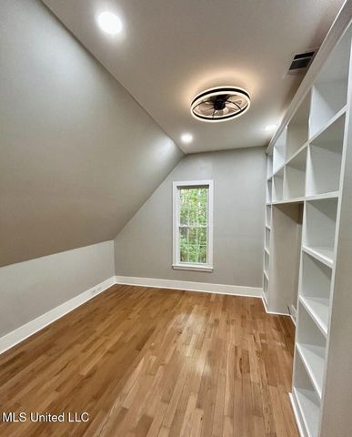 1024 Walnut Street, Ocean Springs, MS 39564