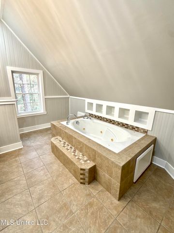 1024 Walnut Street, Ocean Springs, MS 39564