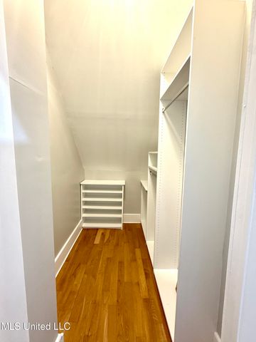 1024 Walnut Street, Ocean Springs, MS 39564