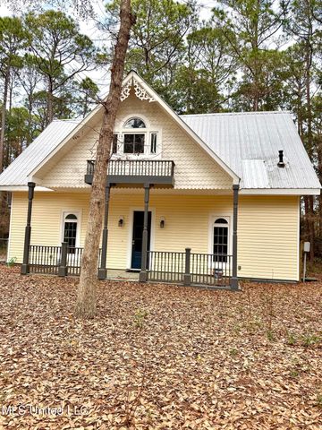 1024 Walnut Street, Ocean Springs, MS 39564