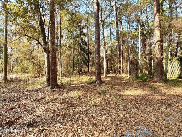 1024 Walnut Street, Ocean Springs, MS 39564