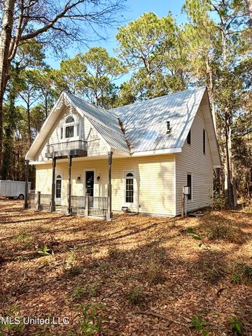 1024 Walnut Street, Ocean Springs, MS 39564