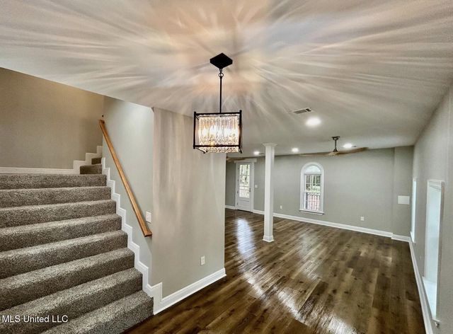 1024 Walnut Street, Ocean Springs, MS 39564