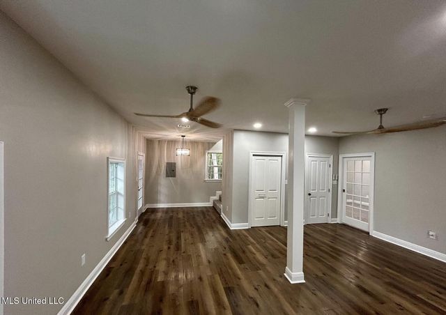 1024 Walnut Street, Ocean Springs, MS 39564