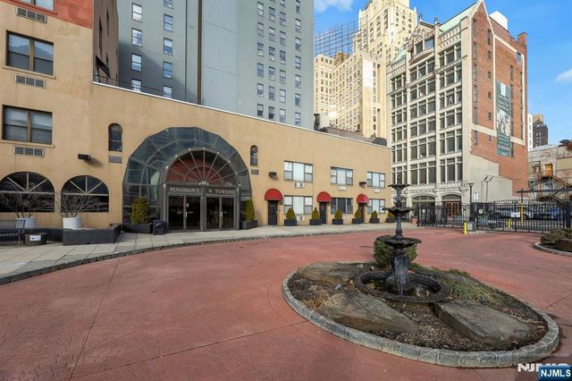 111 Mulberry 3T, Newark, NJ 07102