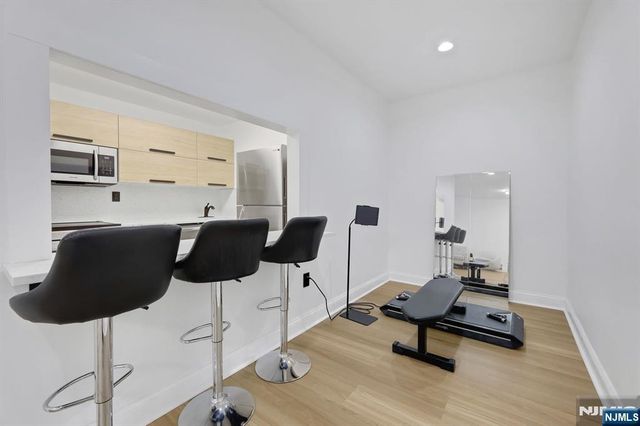 111 Mulberry 3T, Newark, NJ 07102